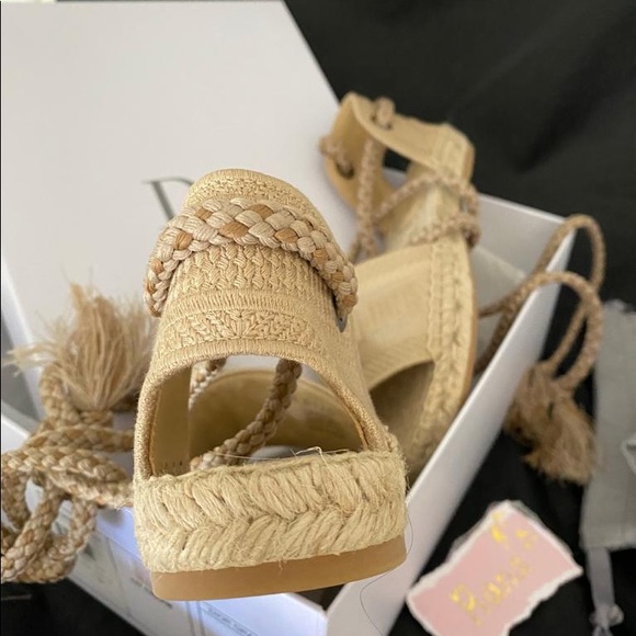 🔥sold🔥Christian Dior Rubber Lace-up Logo Sandals - Picture 6 of 10